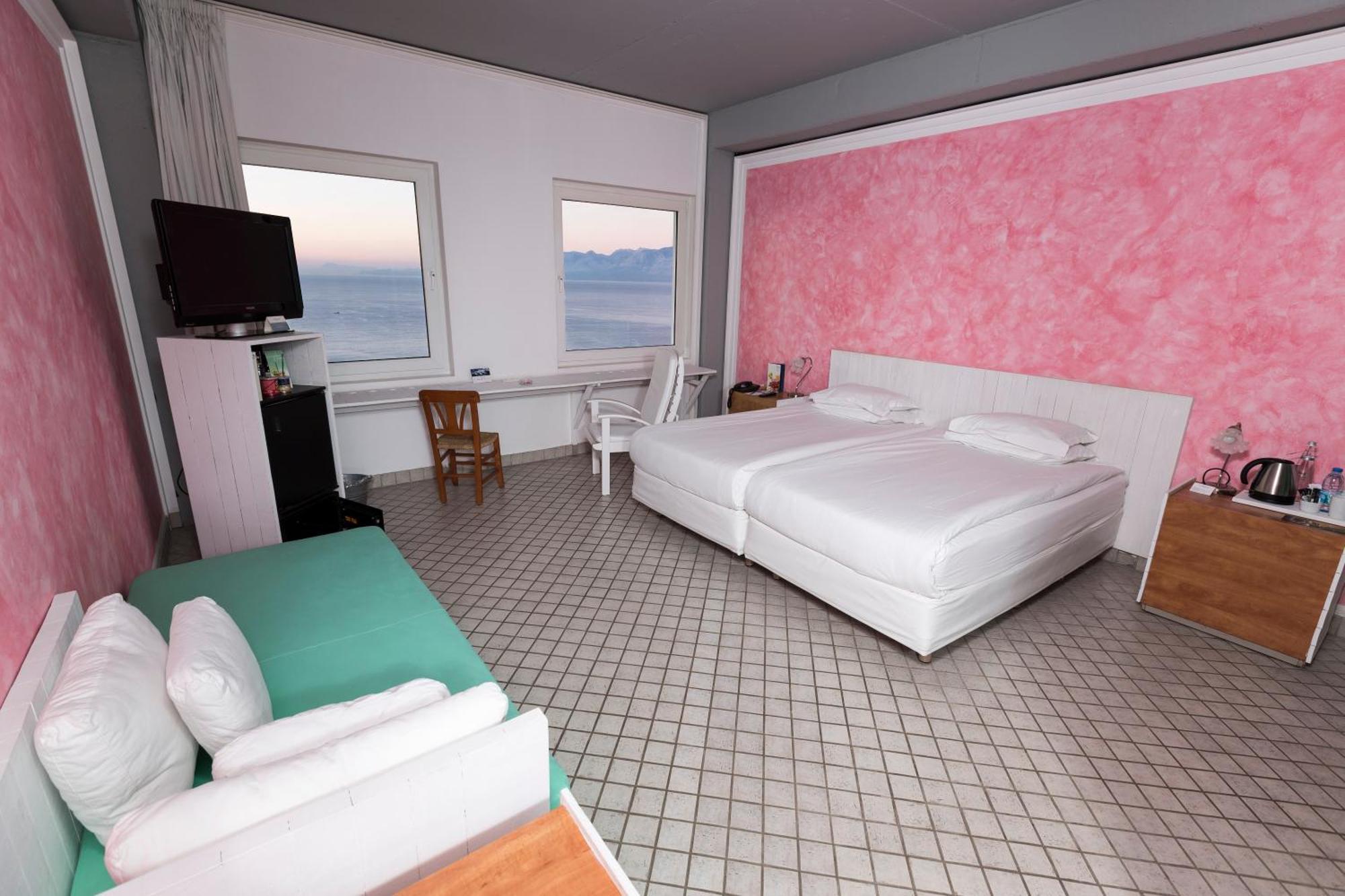 Double or Twin Room Sea View,1438483465:JPEG