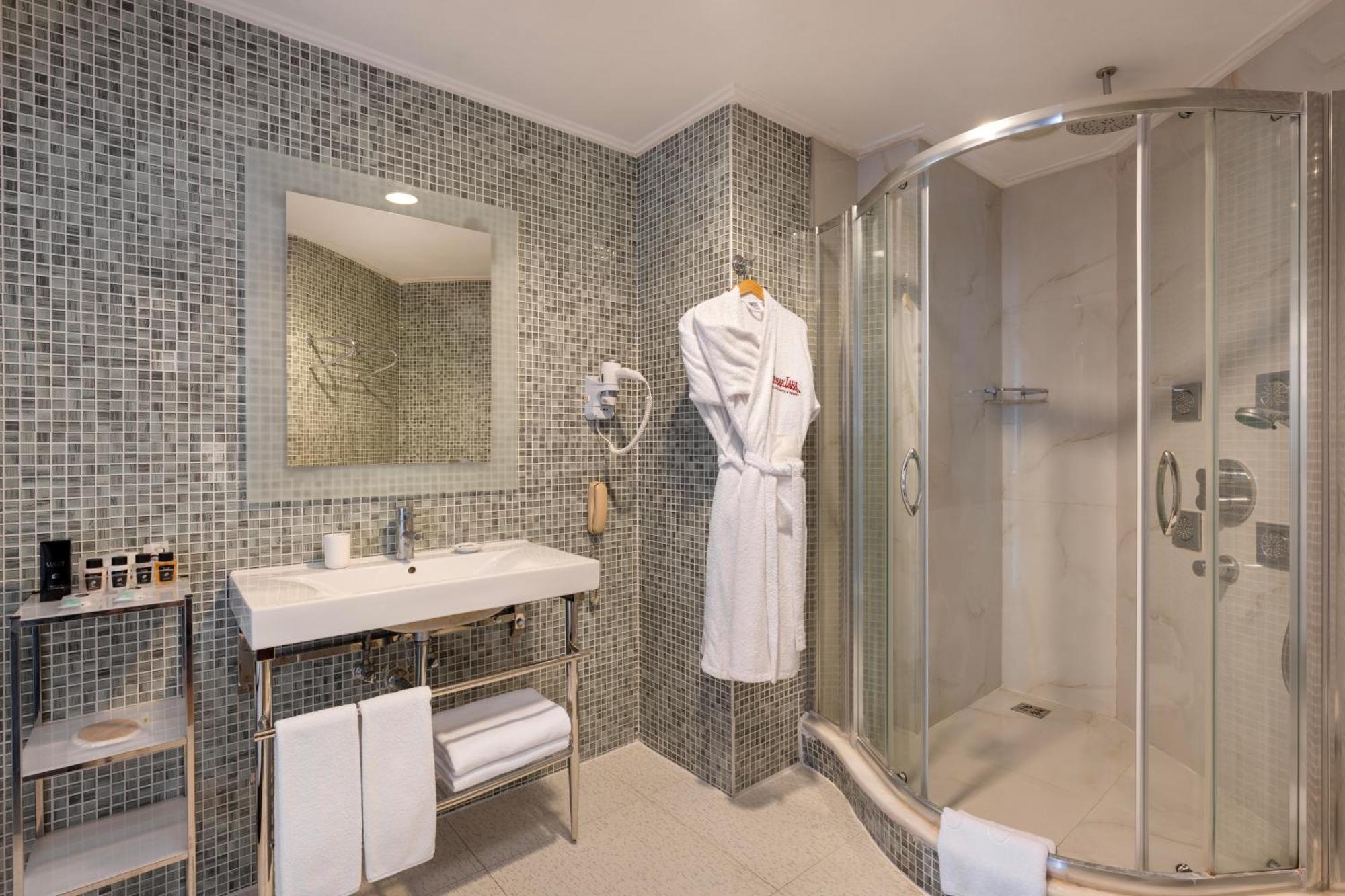 Junior Suite Spa Bath Sea View