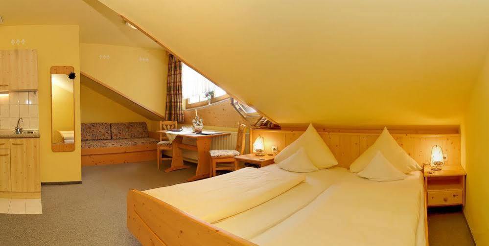 Standard Double or Twin Room,67685285:JPEG